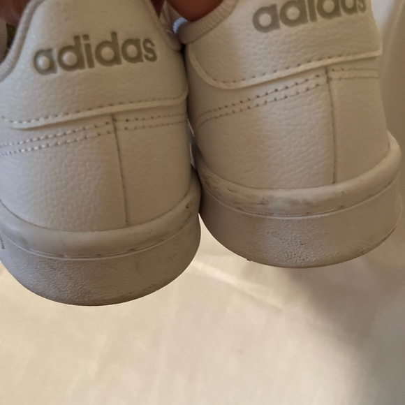 Adidas 7.5 US white with silver 3 stripes - Picture 5 of 5
